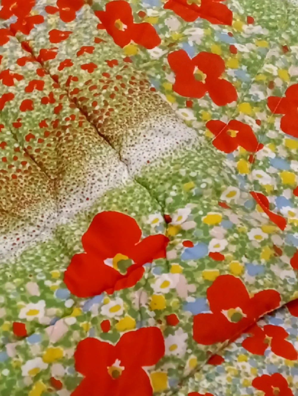 Vintage 70s Burlington Domestics Floral Red Poppy Print Comforter
